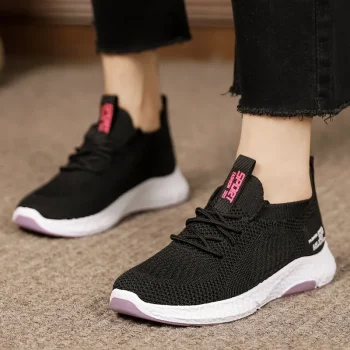 Women Mesh Flat Shoes Fashionable Breathable Mesh Vulcanized Red Casual Hollow Sneakers for Women Spring and Autumn New
